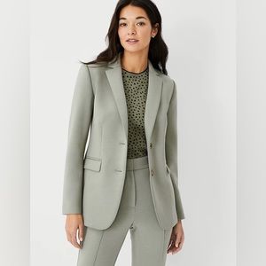 Ann Taylor The Two Button Blazer and Pant Set Double Knit Size 4 Petite